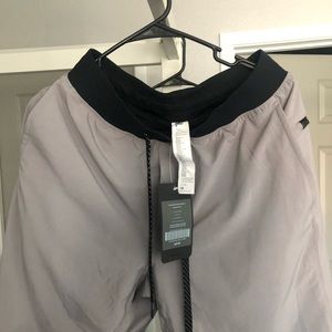 MED Fabletics Men’s Athletic Shorts 9” Grey NEW